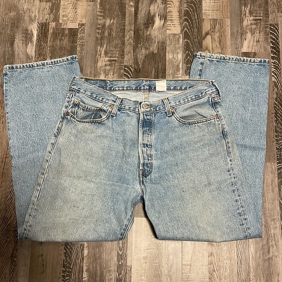 Levi Strauss & Co Light Wash Denim Straight Leg Pants Style 501 W36 L30 - Picture 2 of 10